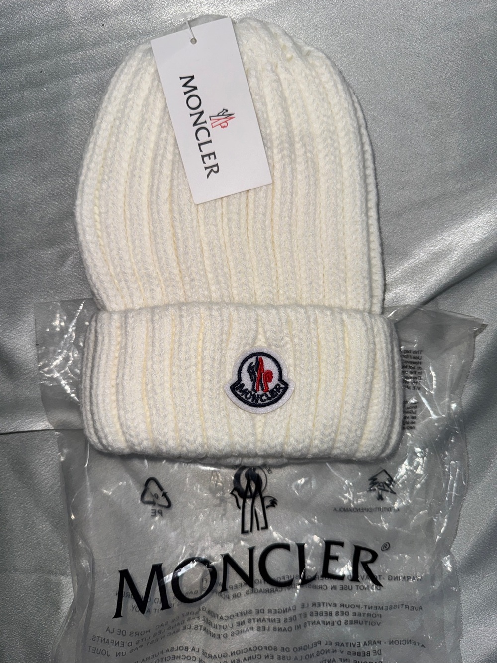 Moncler Cream Ribbed Knit Wool/Cashmere Beanie with Logo Patch🔥New! “Unisex”